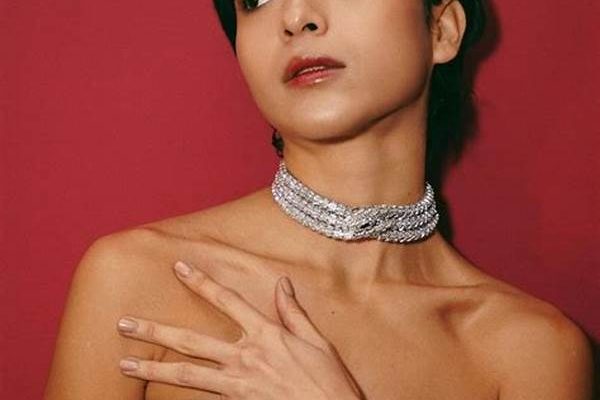 Rambut Pendek Oval Untuk Acara Formal