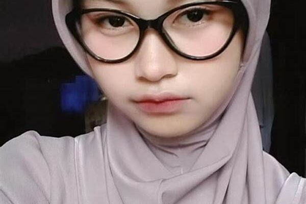 Inspirasi Rambut Pendek Hijab Wanita